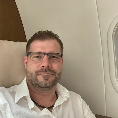 Consultant on #leadership #healthcare & #crypto trading #blogging Don't auto-DM; I'll immediately unfollow. Liberal & non-religious. Talk to me considerately.
