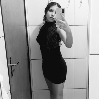 laurinnogueira_'s profile picture. ❦ only Just be yourself, there is no one better ༄