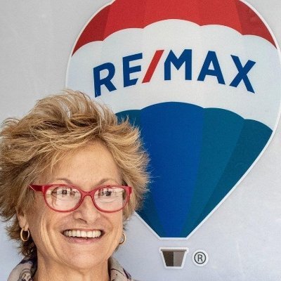 Westerly, RI, Re/Max South County Realtor in RI & CT. Trained in Internet Real Estate Marketing Syndication, on over 300 web pages & 15,000 webpages!