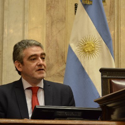 Fui Embajador, Senador, Diputado. Franco-peronista trabajador de la palabra. Hablo por AM1570, escribo en @tiempoarg y @zoomrevista. La tinta no se mancha.