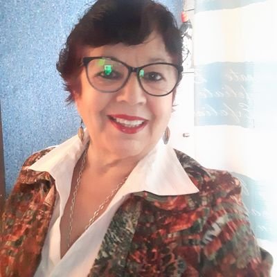 Madre,abuela ,Bisabuela,73 años,me encantan las hierbas medicinales,con estudios en Fitoterapia,contenta con mi vida y los que me rodean.