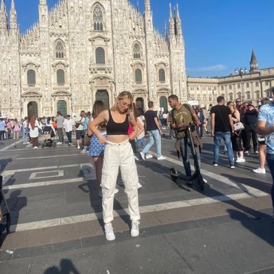 emilycaarter's profile picture. Fashion Photographer | Retoucher | London| https://t.co/LfPa2pdSyW