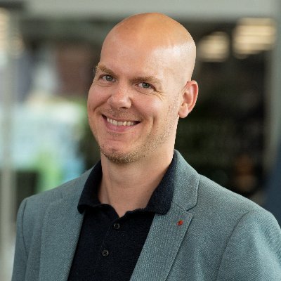 I'm a Sales Executive @ https://t.co/gAy2spIf6c; Interested in Business Innovation with Microsoft IT tech. Lives in Utrecht, cycling enthusiast.