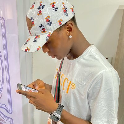 Alpha_living1's profile picture. Don’t trust anyone 🅿️even your shadow leaves you in the dark👹