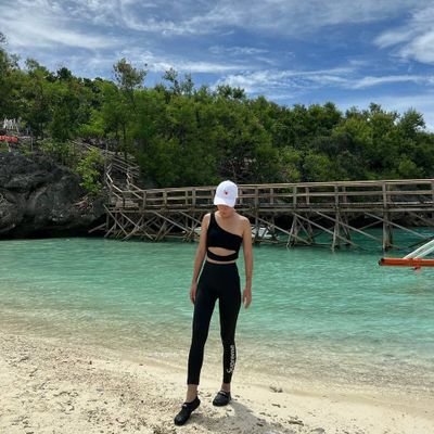 Life doesn't get easier, you just get tougher | Big Sister for life | Jeremiah 29:11 |
🍑 💜 💚 🌷 ✨️ 🌱 🇵🇭 🏳️🌈