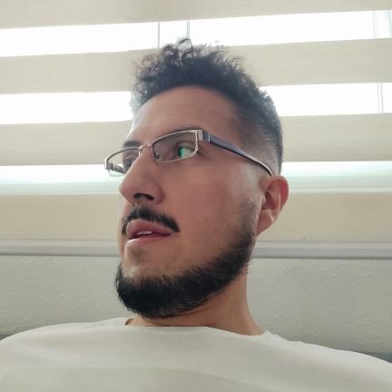 Psicólogo social amateur. Nací en los últimos años de la era soviética. Vivo en perpetuo estado de asombro.