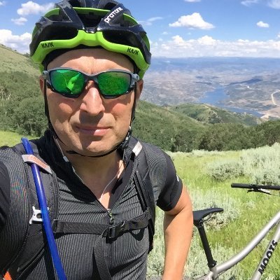 Economist & statistician. Assoc. Econ Editor @ The Antitrust Bulletin https://t.co/7fqIT799Ba. Alexandru's dad. Cyclist. România-USA #StandwithUkraine