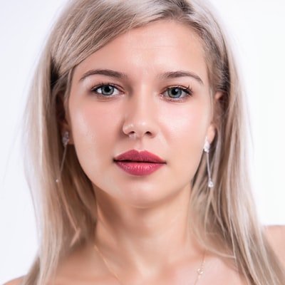 YOUME54537032's profile picture. müzik bazen bir sessizliğin çığlığıdır.