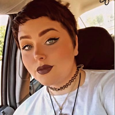 tallulah_reads's profile picture. Collector of ๐๐ ๐ ๐๐ค ๐๐ Social Work ๐ฉ๐ปโ๐๐ง ๐ช๐ป Lover of all animals ๐ค๐พ