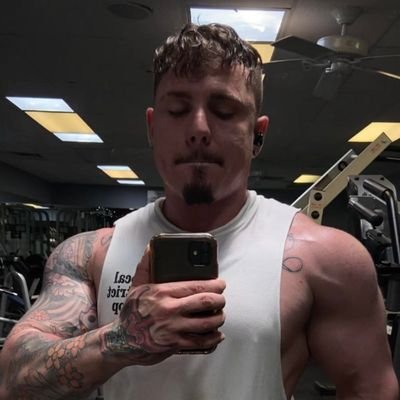 vry_stbl_genius's profile picture. 28 6'3 210lb
 
Love Laugh Gainz 🤑
