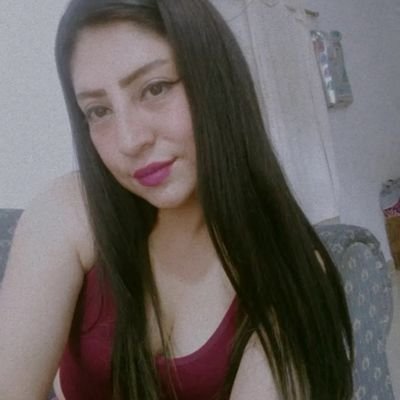 karlaazuara12's profile picture. 