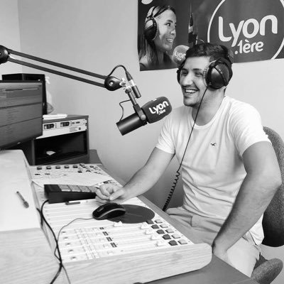 Journaliste à Lyon 1ère encarté (N°128 898)   Passé par @RadioEspace / @lyonmag , @k6fm , @oetl , @lyoncap , @nostlagiefm , @sports_fr  Diplômé de l'@ISCPA