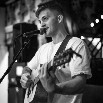 Musician. Singer & Songwriter from the UK. Contact: watermanbradley@hotmail.com for bookings and enquiries. https://t.co/s8r2UuJzjm