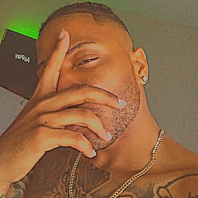 tattedtexas22's profile picture. Just on for the shits !!!