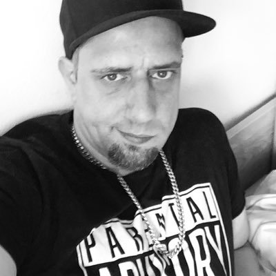 EssayOne's profile picture. 