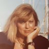 rosamariaartal's profile picture. Periodista, escritora, europea, inconformista, tenaz. Coordiné Reacciona y Derribar los Muros. Mi último libro, La Bolsa o la  Vida. Columnista de Eldiarioes