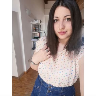Troppo cerebrale per capire che si può star bene senza complicare il pane. Alleno il fegato tifando @Inter e bevendo gin tonic