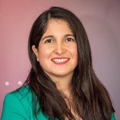 • Diseñadora Industrial - UCH
• Magíster en Innovación y Emprendimiento en Nuevas Tecnologías - USAL