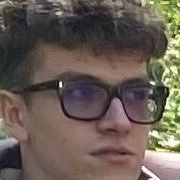 21, csko už nehraju, tanky si někdy zapnu, pinkám si ve volejbale, (bojuju) studuju na VSB management