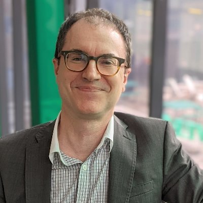 Directeur de section - Bibliothèque Aldée-Cabana, Développements et soutien à la réussite étudiante et à l'enseignement, Université de Sherbrooke.