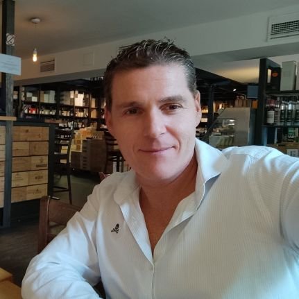 Financial Advisor, Asset Manager,NPLs,RealEstate,Crypto,NFTs.Trayectoria financiera en Levante, Londres y Praga.