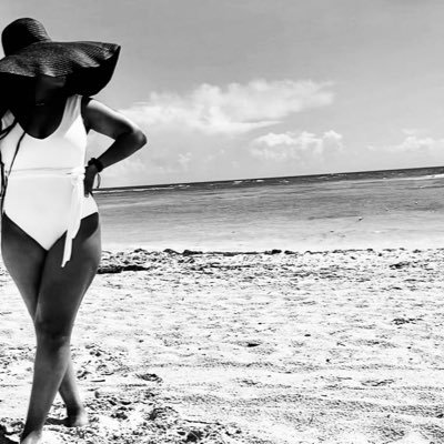 I will survive as long as I know how to love!❤️ Stephanie🕊💔 💙👼🏽C. A. M. F💙👼🏽3. 06. 17🕊 IslandGyal🇹🇨