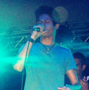 @WanderD_Diniz sempre gostou de musica e canta por hobbie, desde muito cedo. Onde passa conquista fãs que surpreendem com sua forma espontânea e seu carisma.