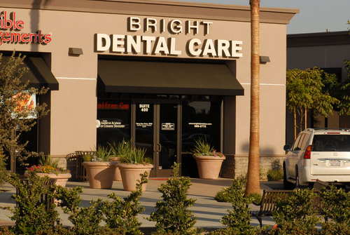 Dr.Yong E. Park
 Practicing dentistry since 2003. General/Family/Cosmetic Dentistry. Everyone is welcome.  Near Brimhall/Calloway and El Portal 588-2772