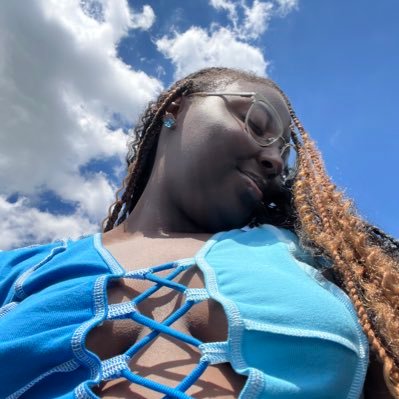 lolIsabellaB's profile picture. Appreciate my dark skin 🤎 | Aquarius ♒ | She/her