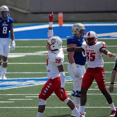 OLB/DE @ University of New Mexico 🐺🐾 #GoLobos ✊ LA ✈️ NM / SC: jflack43