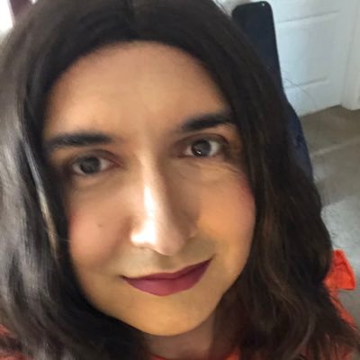 Just your average geeky girl living in a Red State. Artist and writer in search of all of the intricacies of life. Usually a smart ass.