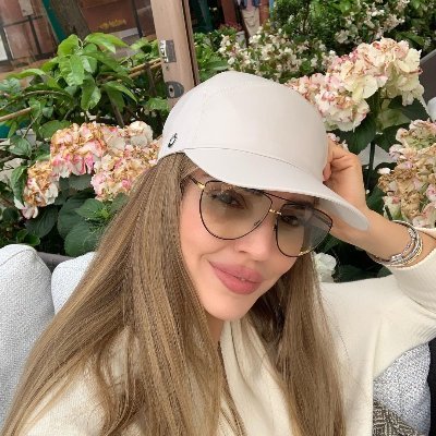 leanna_leanna19's profile picture. 28 years old single, divorced, CEO of a cosmetics company, likes to ride horses. Shopping. photo. Cryptocurrency Enthusiast $ETH #BTC