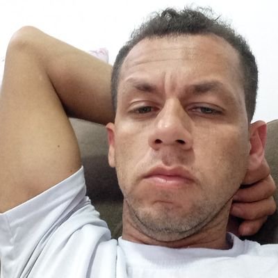 Extrovertido.... Preso boas amizades....Me valorize...
