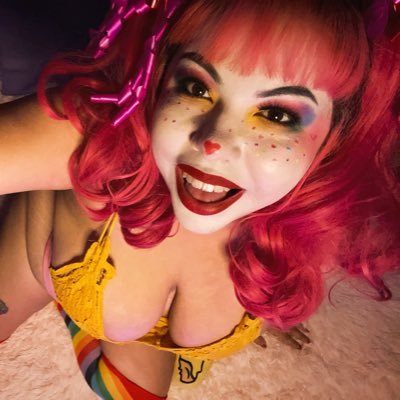 clown babe  ❤ gamer ❤ be kind to each other ❤ $cherrystonexo She/Her #HailSatan #HailMe