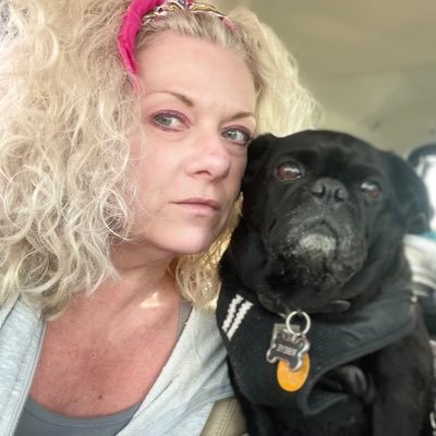 birdnpugmom's profile picture. Feisty ball busting patriotic & stunning blonde ⭐️. I ❤️ 🇺🇸, my guns, parrots, pugs, piggy & 45. Humiliating liberals is my fav pastime.