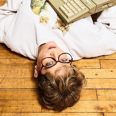 beelica's profile picture. Toronto based Singer-songwriter, cake consumer, and running enthusiast.