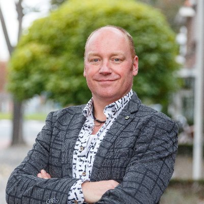 Lid van Helder Helmond, Steunfractielid
Bouwkundig Adviseur, Gelukkig getrouwd, Gitarist, Mechelse Herder, #F1 #Max #unleashthelion