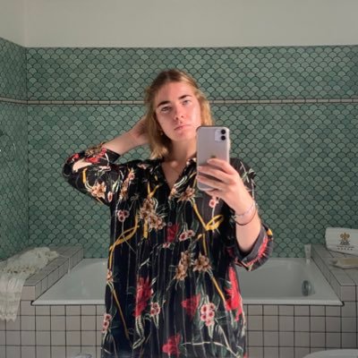 maudidkh's profile picture. J'suis grave perdue dans ma tête