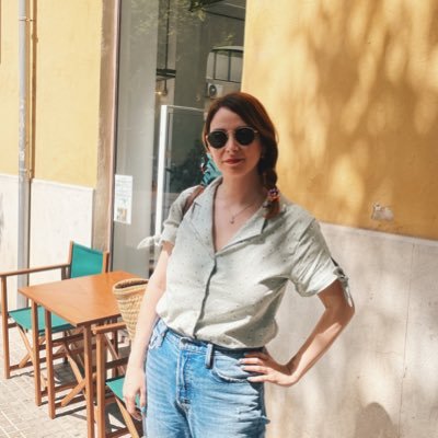 albaemery's profile picture. Hago #marketing en @moyaemery. Soy emprendedora, cuentacuentos, diseño e ilustro. Coso mi ropa y bailo claqué.