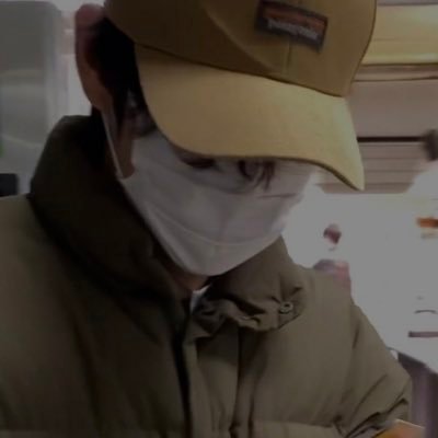 02_iisha's profile picture. 아포방포 💜