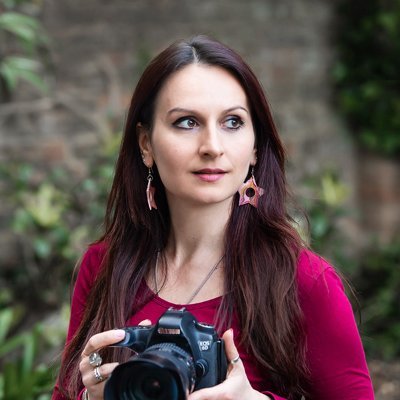 🔝 #Portrait & #EventPhotographer 📸 LDN 🇬🇧 #PersonalBranding & #Business shots, #PR images for events, conferences, performing arts 🎶 Lives 4 travel & music