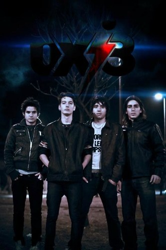 PRIMEIRO FC criado pra @bandaoxi3
since:04/08/2010
oficializado:04/08/2010 pelo gui furniel
dona:@CahMariaribeiro
o primeiro e original!!!!*-*
