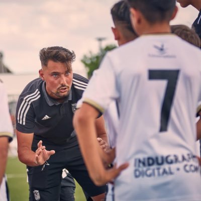 Instagram: ricardonunez5. Entrenador en @LaAcademiaCDB ⚪⚫🏁