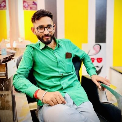 या जन्मावर, या जगण्यावर, शतदा प्रेम करावे❤️✨
सरळ मार्गी माणूस |