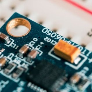 Interestd in DIY electronics, electrical engineering, and technology. France, US and elsewhere