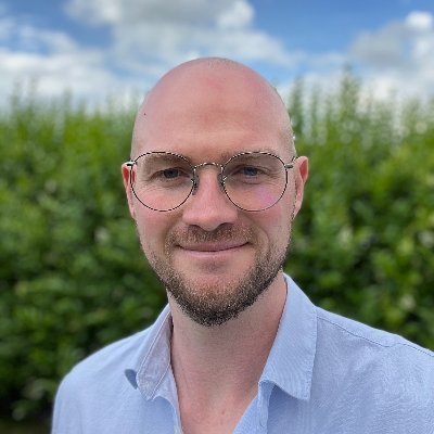 Dad | Teamlead @adesso_SE | Much into DDD, TDD & DevOps, lately also #flutter #symfony #php #docker #opensource