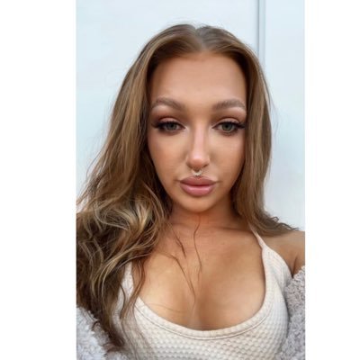 Kitty_Paynee's profile picture. party gets me wetter