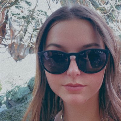 madicheer18's profile picture. 🖤♥️🤍