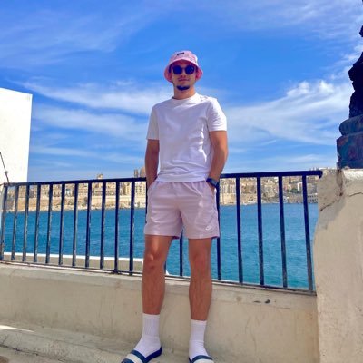 _hrdsv's profile picture. 🦁