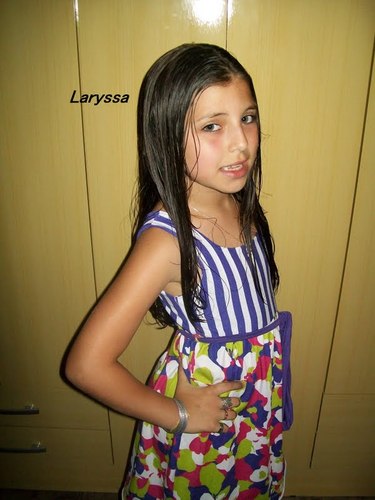 tenho 11 anos,sou touriana,e se quiser saber mais é só me seguir ,que eu sigo de volta .